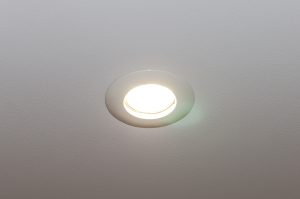 broken,,burnt,out,led,light,bulb,flickering,on,the,ceiling